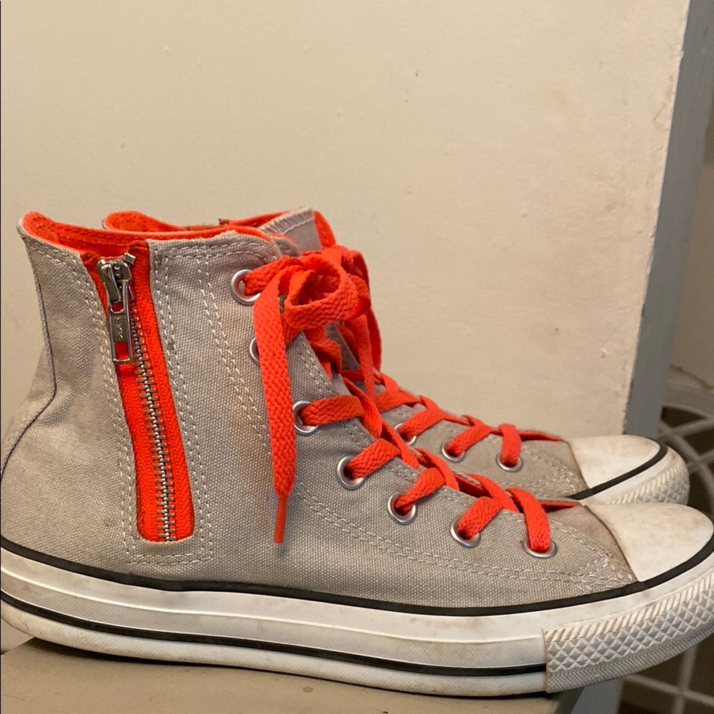 Converse - Picture 2 of 3